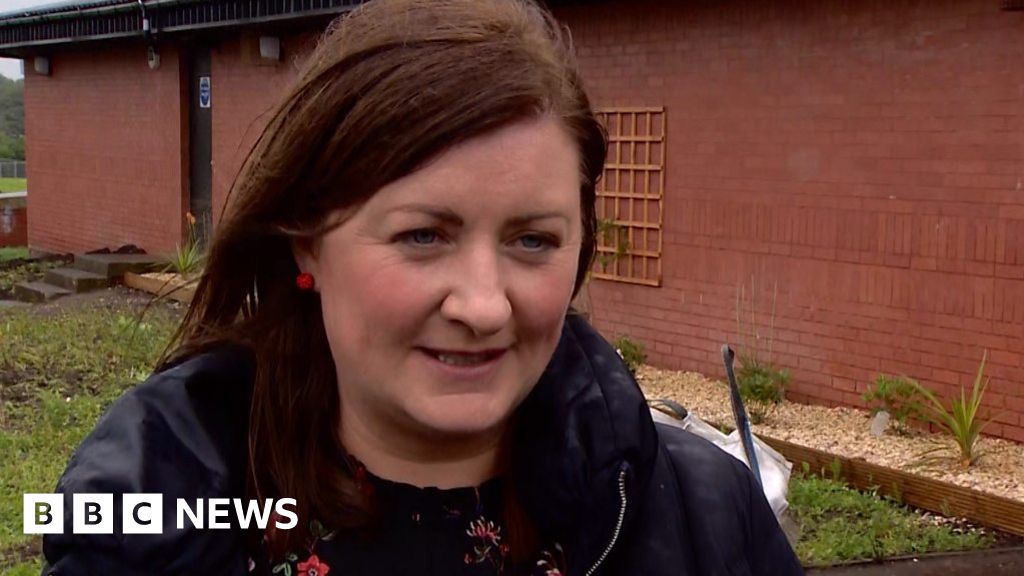 St Ambrose High parent 'I’ve got no faith in the council' BBC News