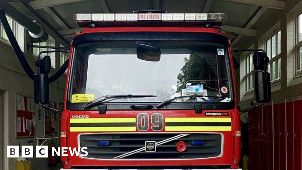 Person found dead after house fire in Kingsclere BBC News