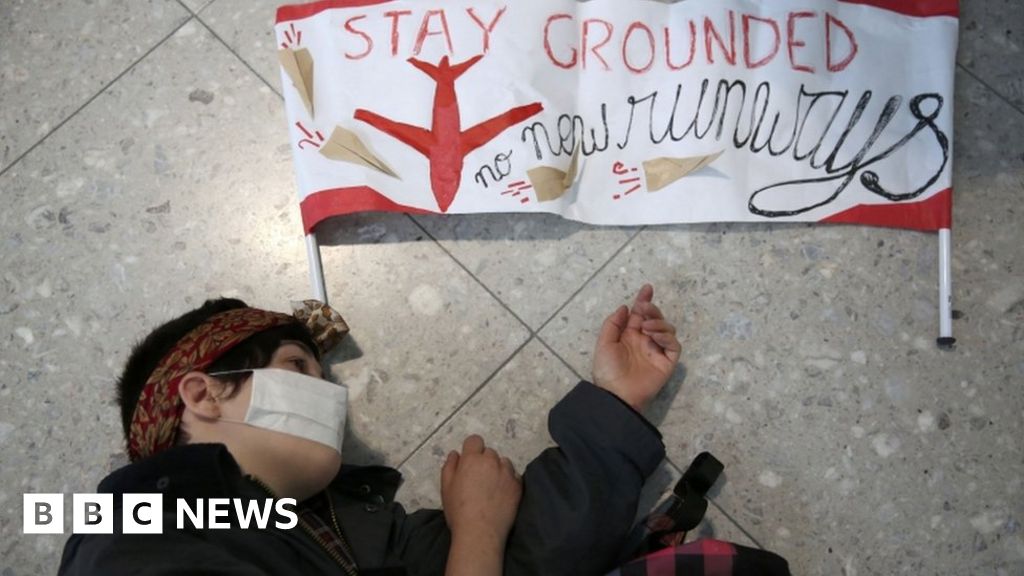 Heathrow protesters stage 'die-in' demo over airport expansion