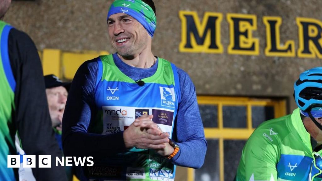 Kevin Sinfield Day two of long distance running challenge