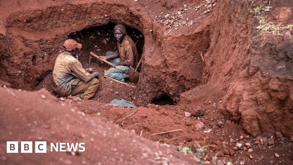 Срутване на мина уби 22 души в Танзания