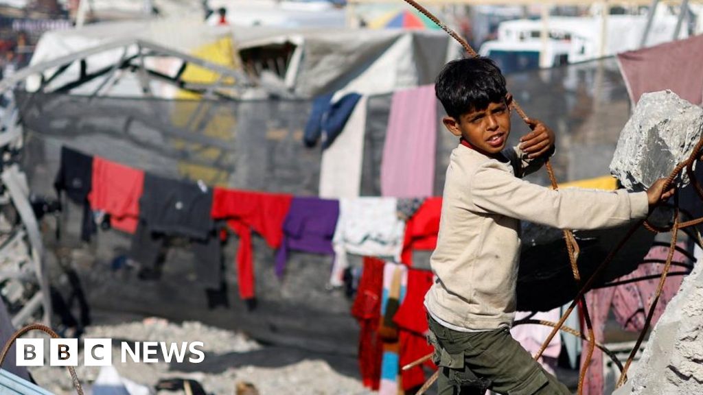 Войната между Израел и Газа: Разселените жители на Газа „живеят на открито“, казва ООН