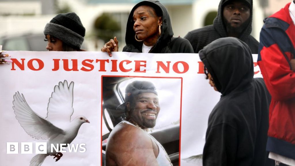 California police face scrutiny after killing double amputee