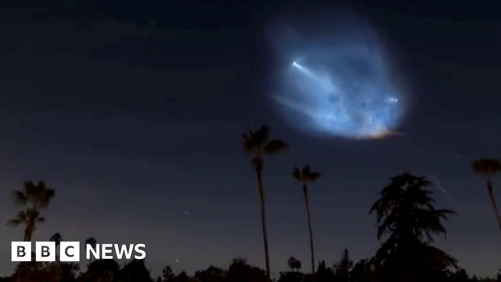 SpaceX Lights Up California Skies - BBC News