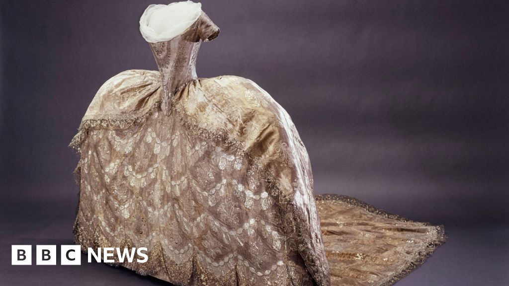 London V&A to host Marie Antoinette fashion exhibition