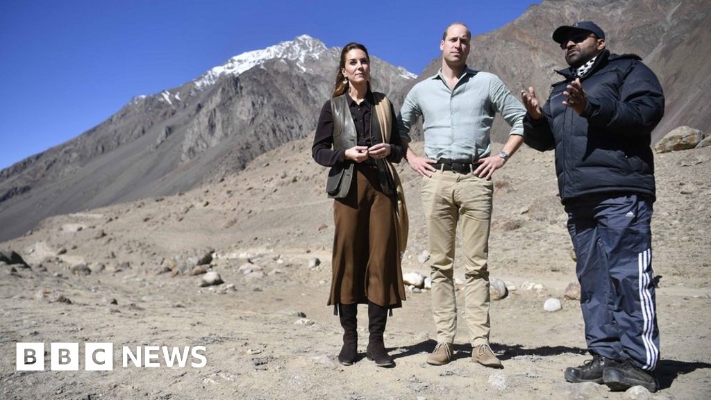 Prince William calls for climate change action on glacier visit - BBC News