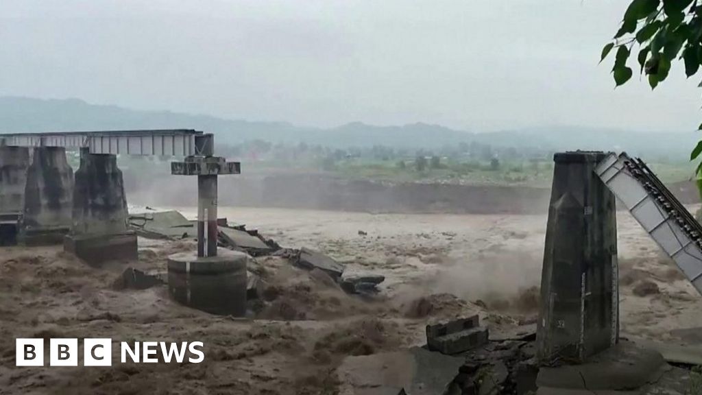 India monsoon rains cause fatal bridge collapse