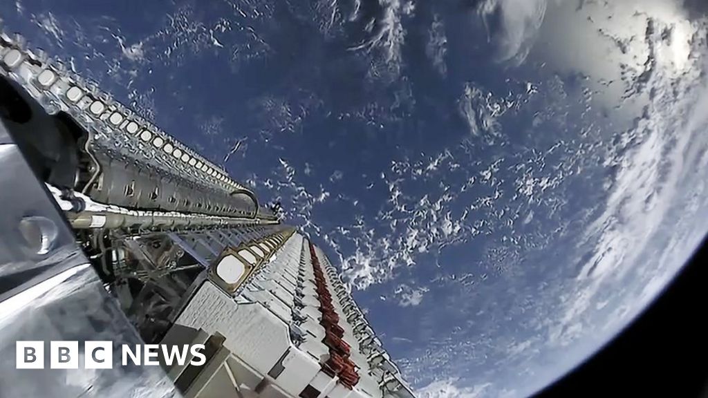 SpaceX sends 60 more Starlink satellites into orbit