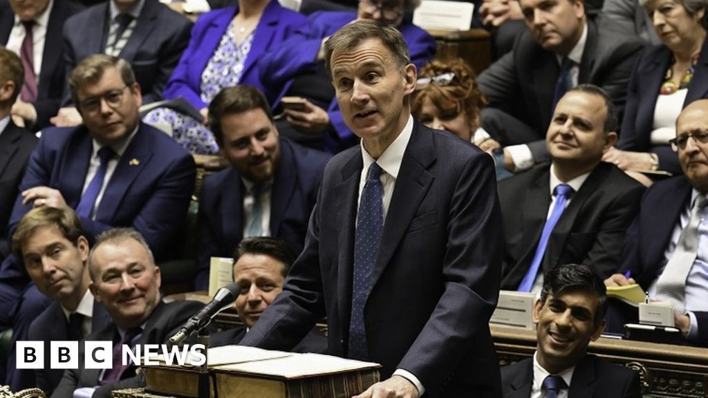 Autumn Statement: Jeremy Hunt cuts National Insurance as growth set to falter