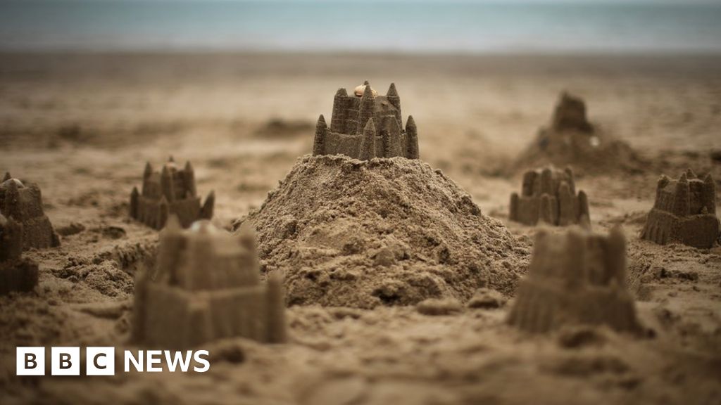 Rhyl beach restrictions after slurry leaks into Afon Bach
