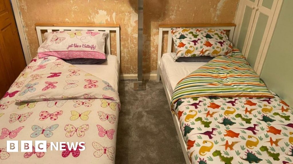 Leeds charity Zarach urges government to end child bed poverty BBC News