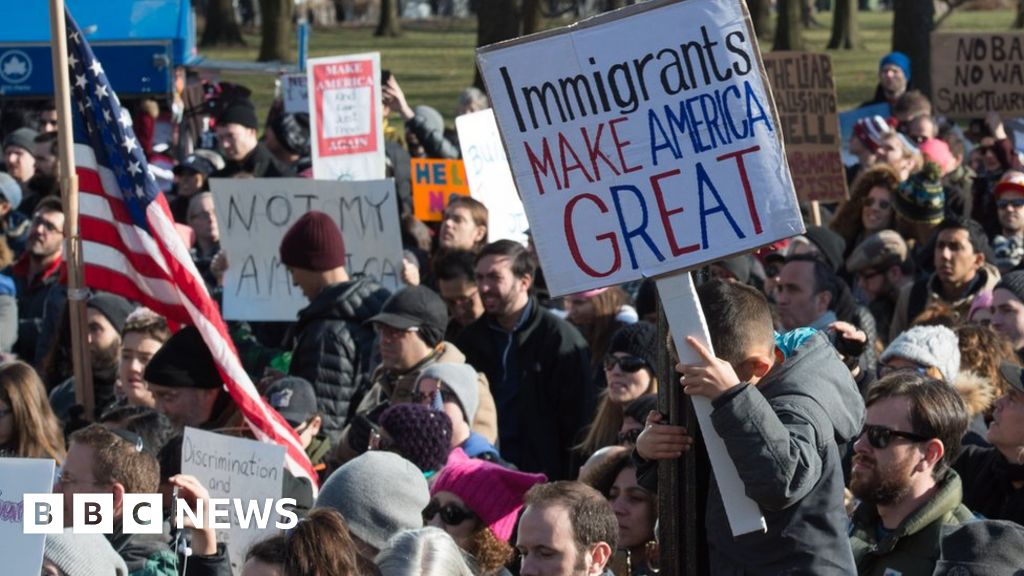 Trump travel ban Pakistanis fear they're next BBC News