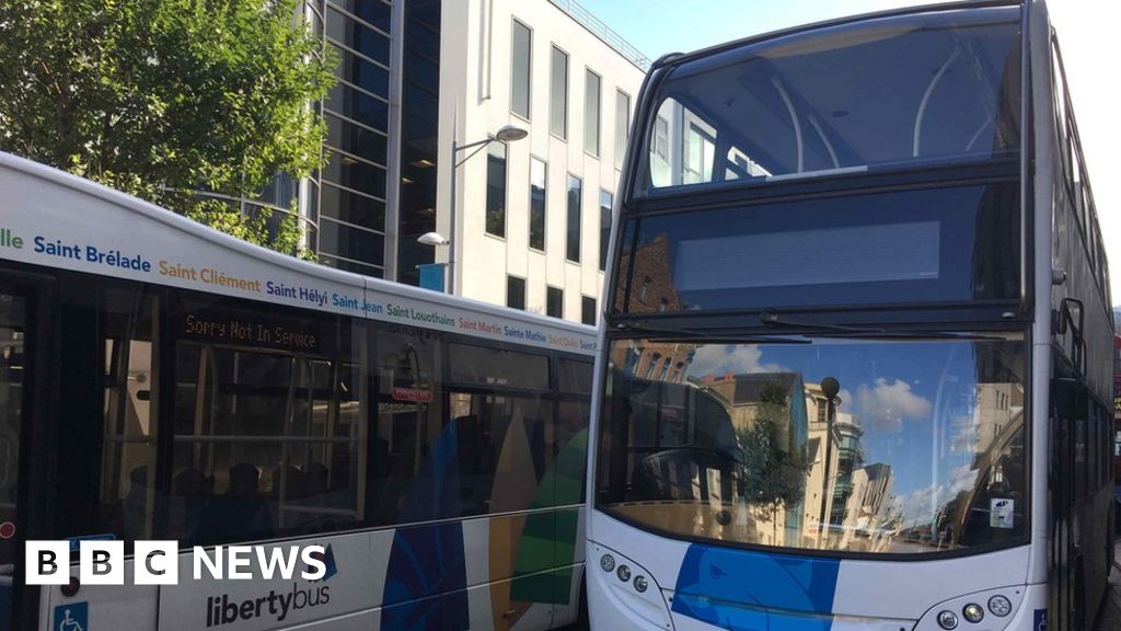 Mobile ticketing introduced to bus services in Jersey - BBC News