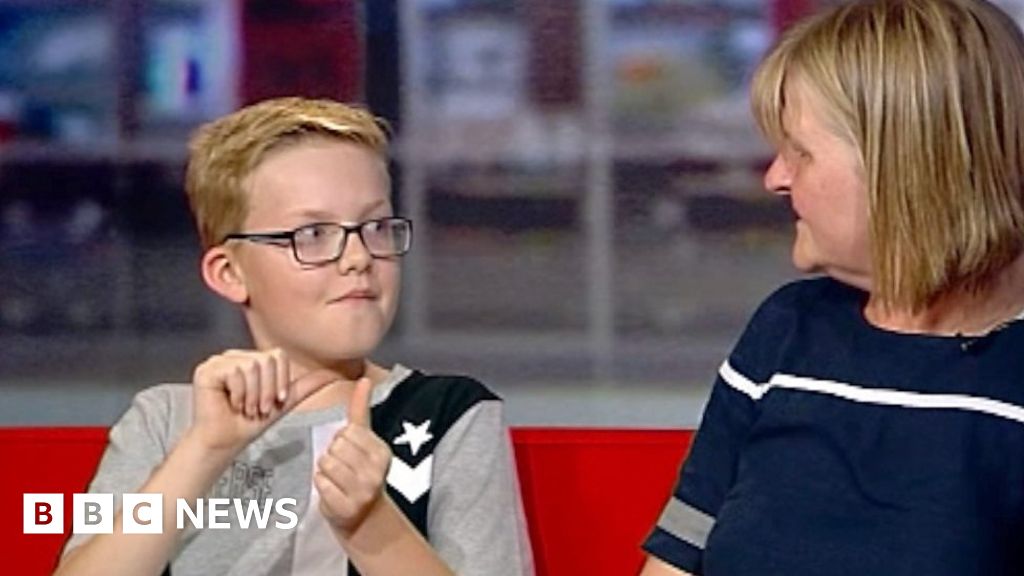 British Sign Language: GCSE victory for 12-year-old campaigner