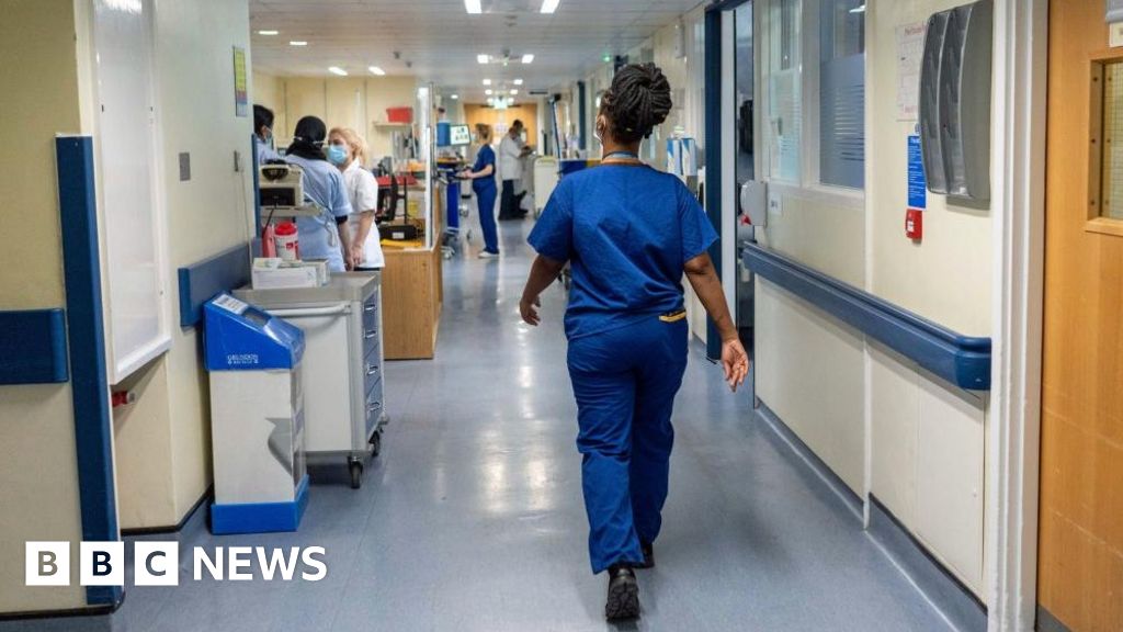 英格兰半数国家医疗服务体系的护士正在罢工