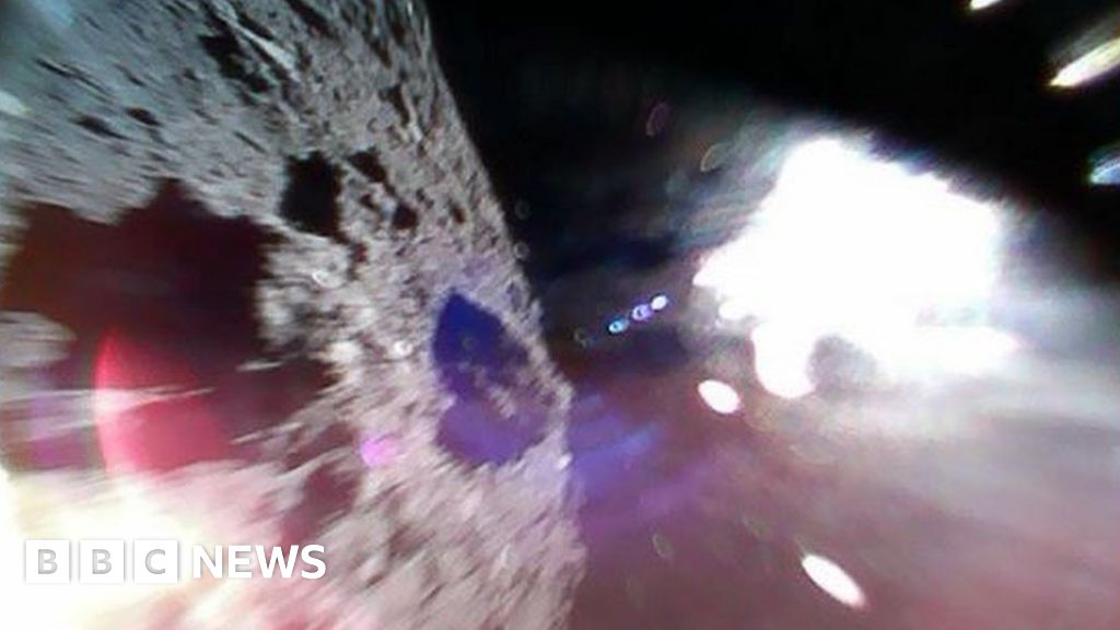 Japan's rovers send pictures from asteroid