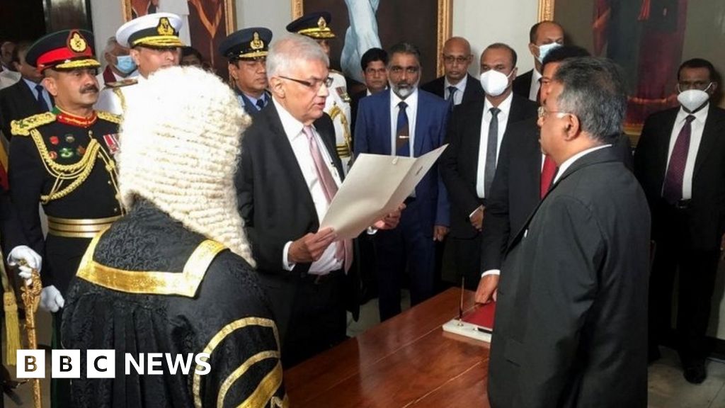 Ranil Wickremesinghe: Sri Lanka sees new president sworn into office