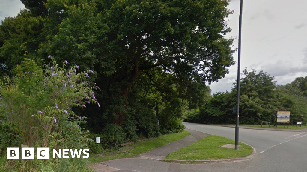 Woman's body found in Bromborough woodland - BBC News