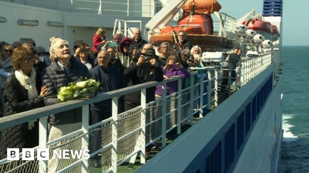 Us Veteran Pays Tribute To Ss Leopoldville Troopship Bbc News