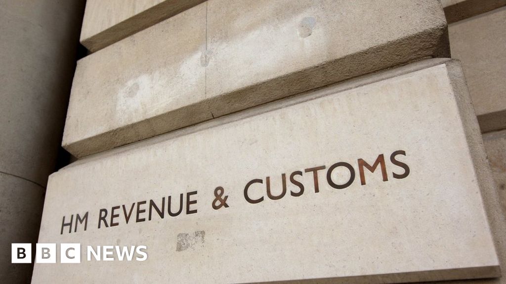 HMRC 'failing to tell taxpayers of key changes to savings taxes' - BBC News