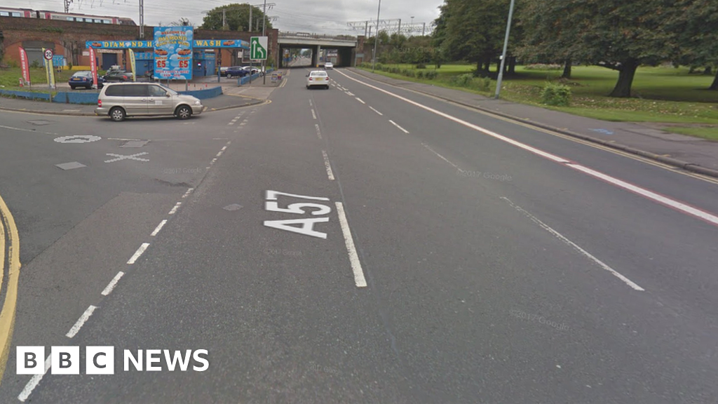 Ardwick crash kills woman and badly injures man - BBC News