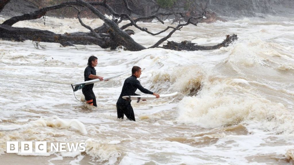 Cyclone Gabrielle: New Zealanders forced to swim to safety in floods