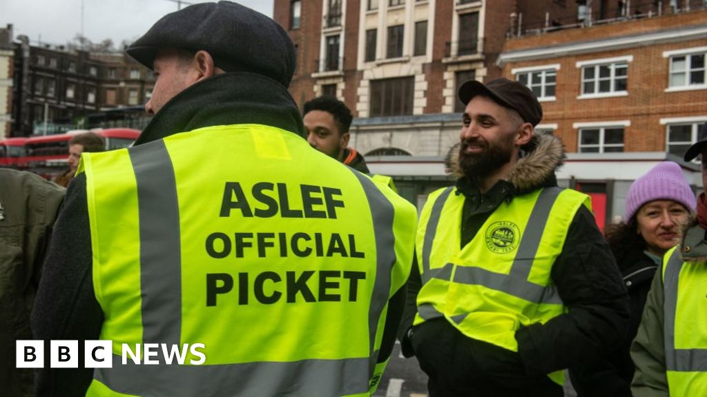 Aslef workers on strike on 5 January