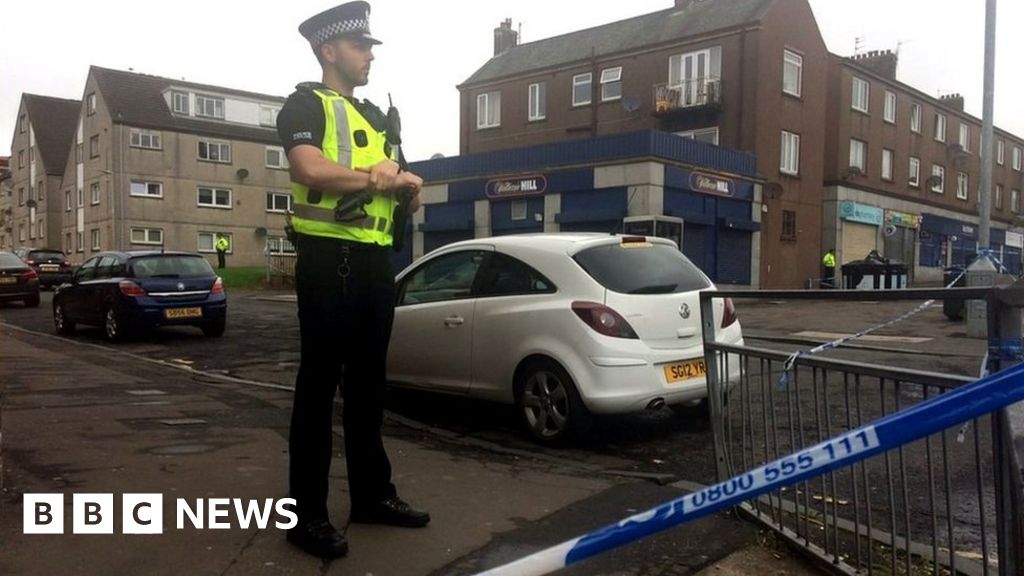 Man dies after incident in Clydebank street BBC News
