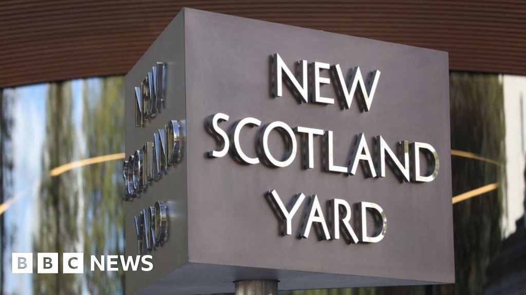 New Scotland Yard sign