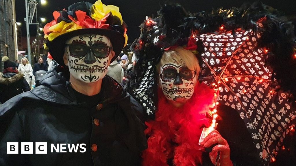 Derry: Thousands take part in Europe's biggest Halloween party