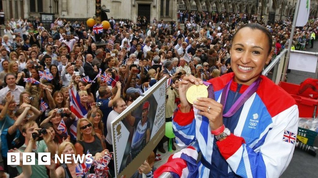 Olympic victory parade: Manchester in talks to host event - BBC News