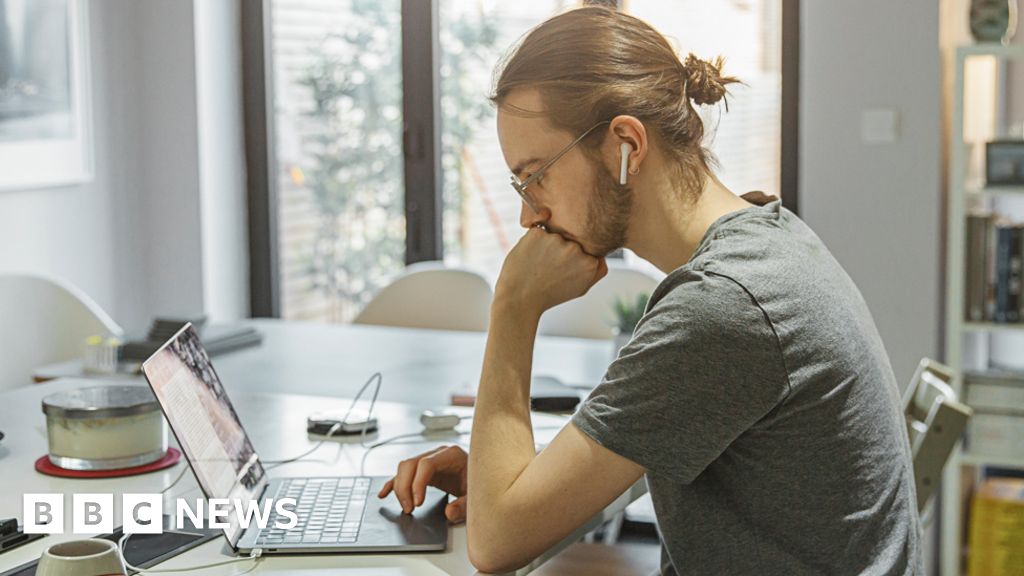 Google may cut pay of staff who work from home