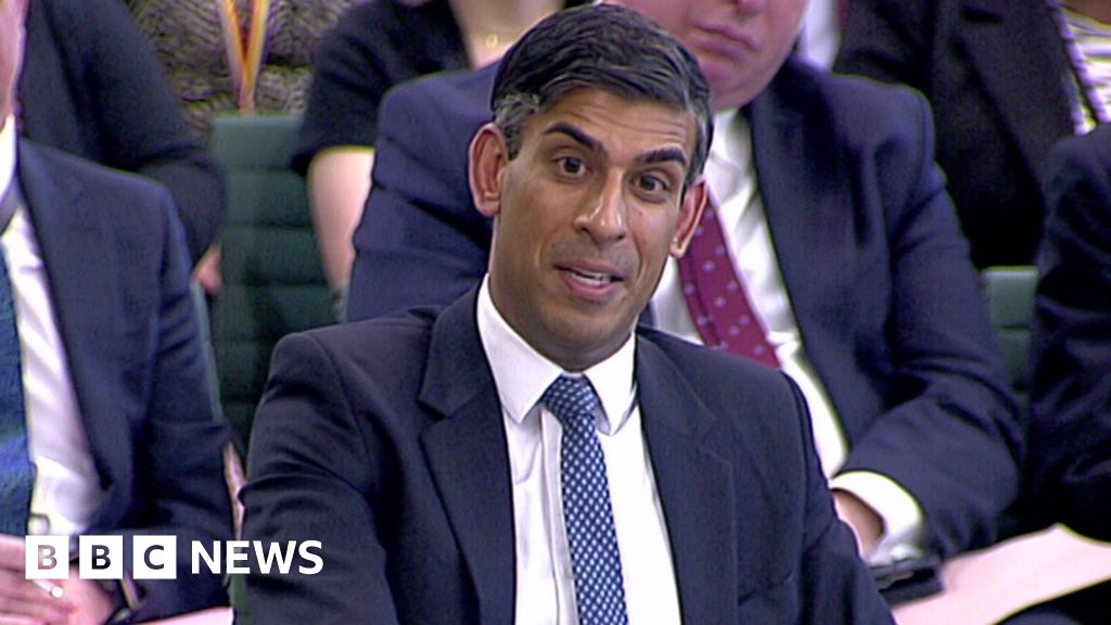 Rishi Sunak silent over Tory MPs’ Partygate report attacks