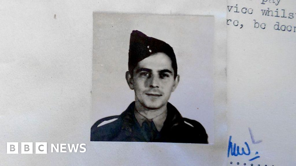 How a ring tells the story of a forgotten secret agent - BBC News