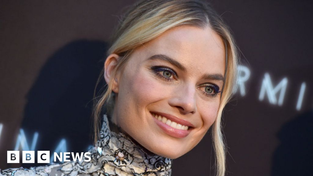Margot Robbie pictured as Sharon Tate in new Quentin Tarantino film ...