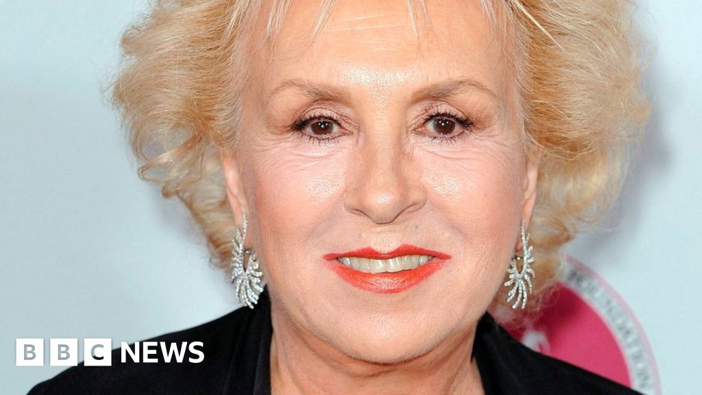 Doris Roberts Everybody Loves Raymond Star Dies At 90 Bbc News