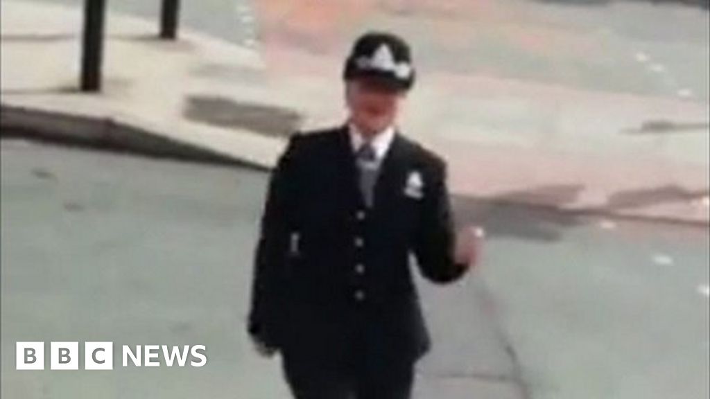 Footloose Policewoman Dances At Manchester Pride Bbc News 