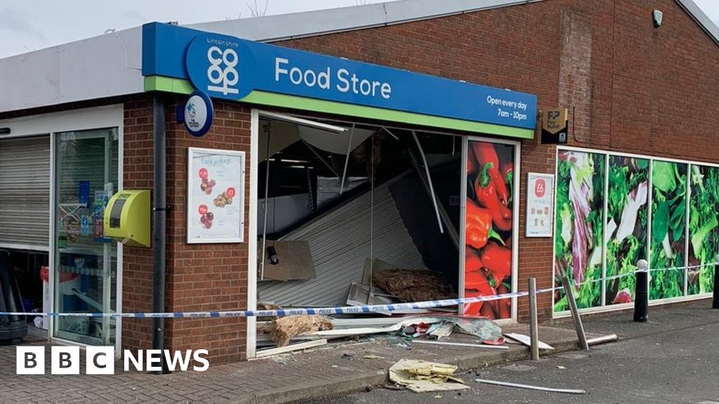 Louth ram-raiders target Co-op cash machine