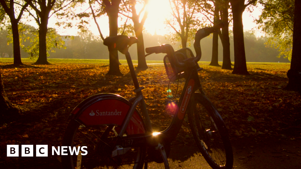 Bike hire scheme marks 15 years with photo contest