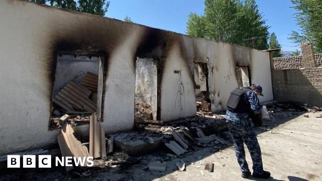 Kyrgyzstan-Tajikistan: Images of destruction after border clashes