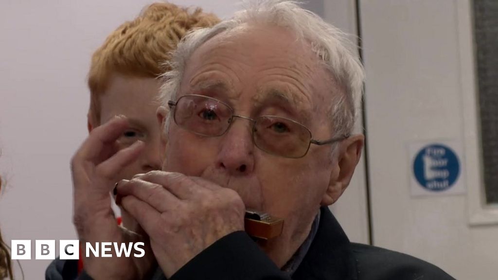 ‘Death railway’ veteran Jack Jennings turns 103 with sing-along