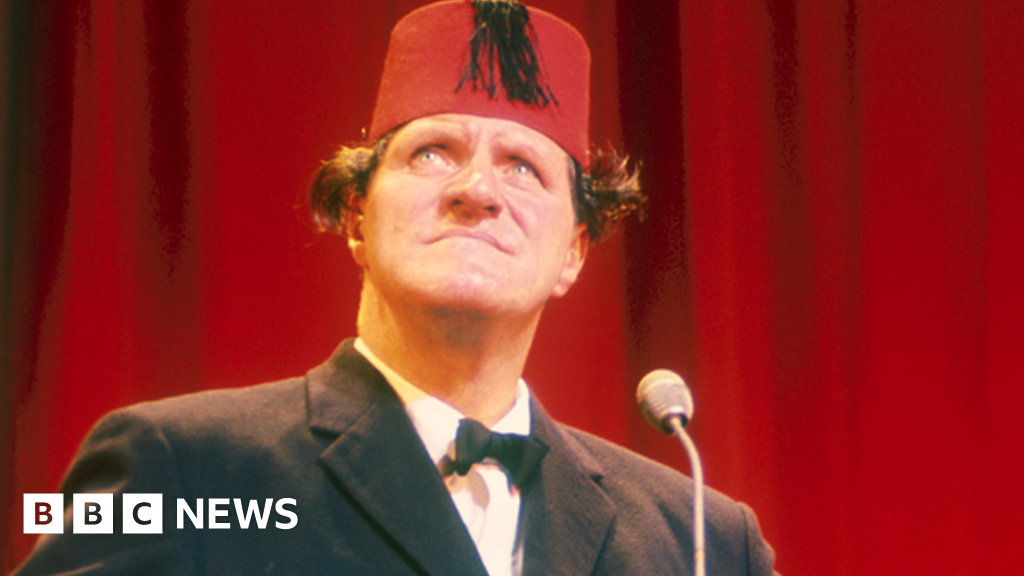 Can Tommy Cooper's statue cut rise in unwanted rabbits? BBC News