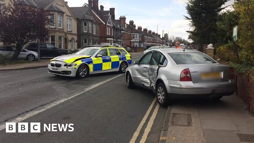 Police officer taken to hospital after Ipswich car crash - BBC News