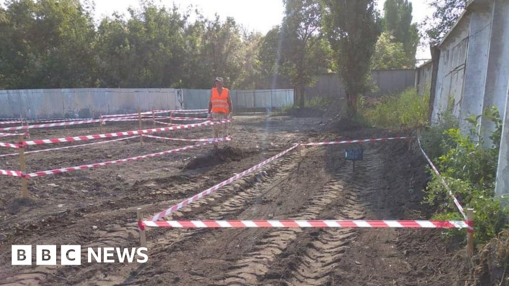 Stalin-era mass grave found in Ukraine