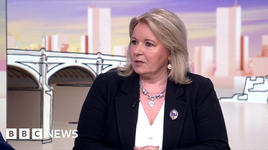 Nurses' union: Door is open to avoid strikes