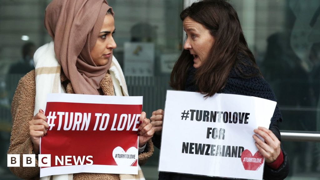Christchurch Shootings Outpouring Of Uk Support To Muslim Community 