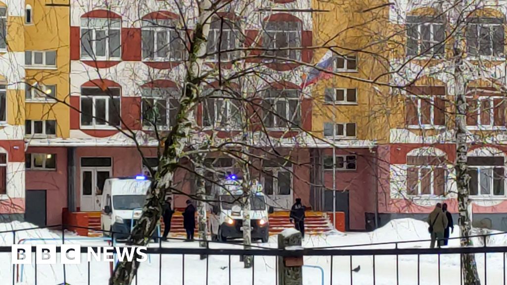 Двама убити след стрелба в училище в западния руски град Брянск