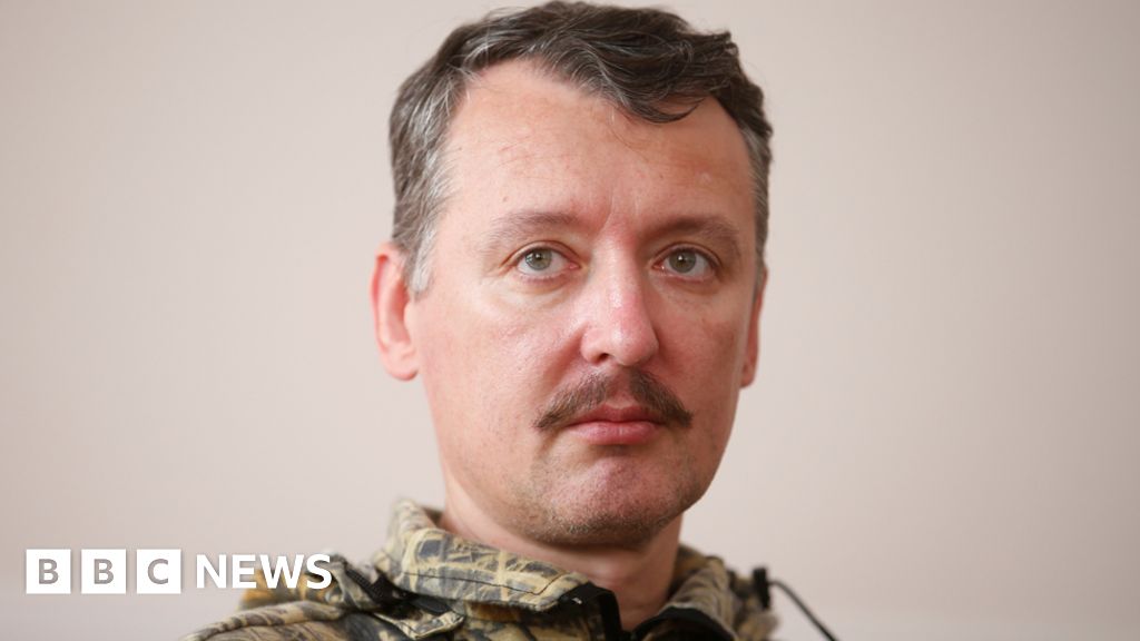Wanted Russian rebel Igor Girkin scorns MH17 trial - BBC News