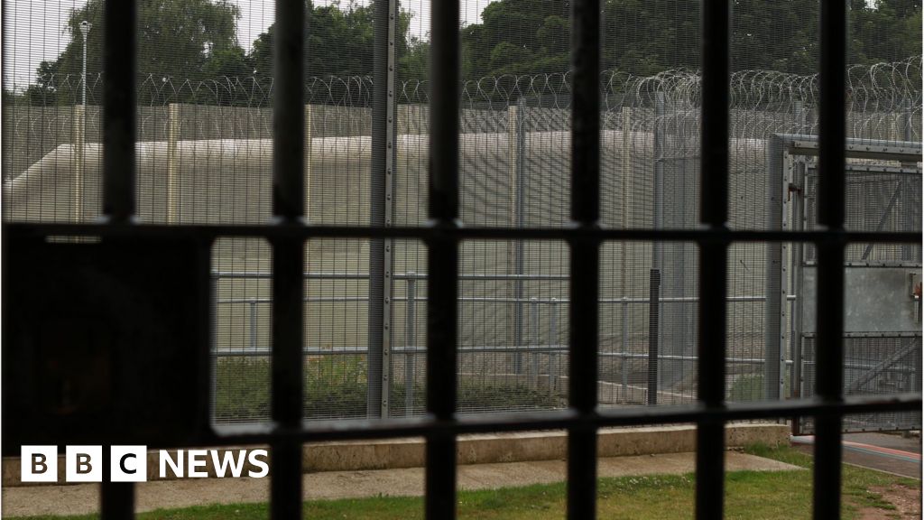 'Release ill and elderly prisoners' to reduce jail numbers