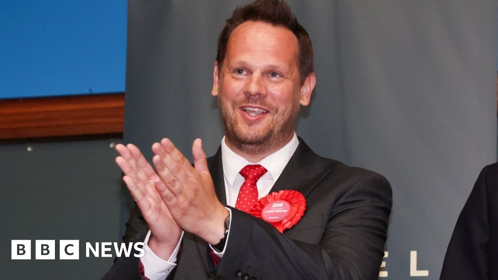 Wakefield by-election result: Labor defeat Tories to retake seat – BBC